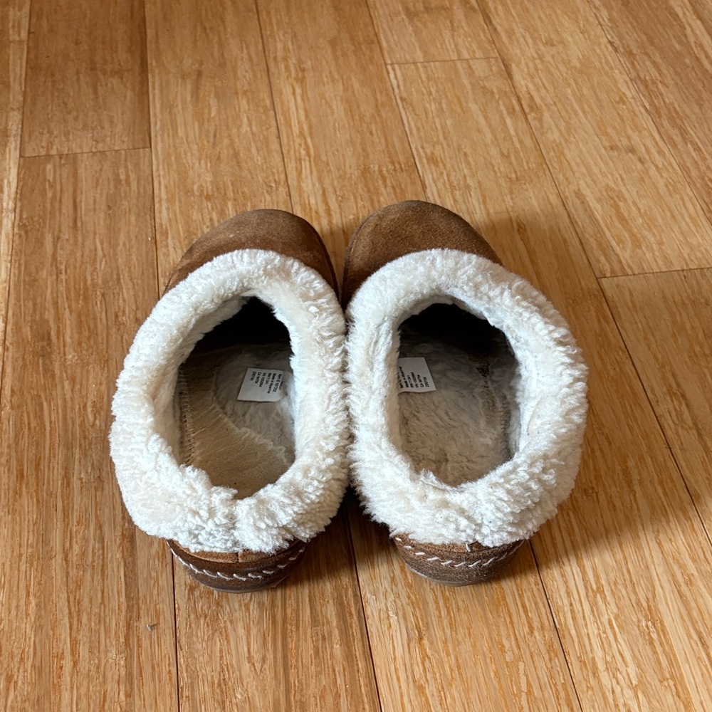 L.L. Bean Wicked Good Slippers, Squam Lake - Picture 2 of 2